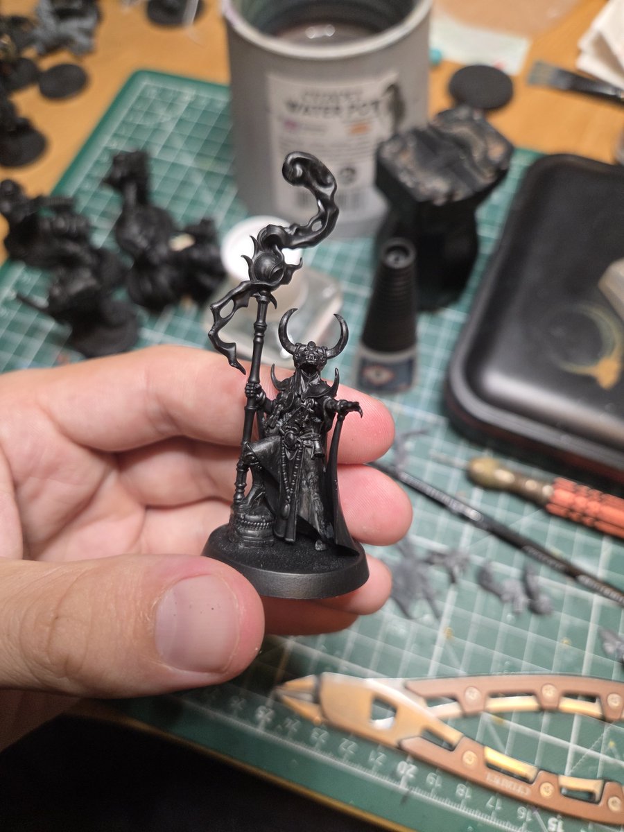 Jericho17205019's tweet photo. #hobbyfriday

Last minute this time. What have you all been working on this past week? Built, read or painted anything? Played any tabletop? 

I've primed some future projects then got inspired and started building Chaos marine chosen https://t.co/v2wh52PQPF
