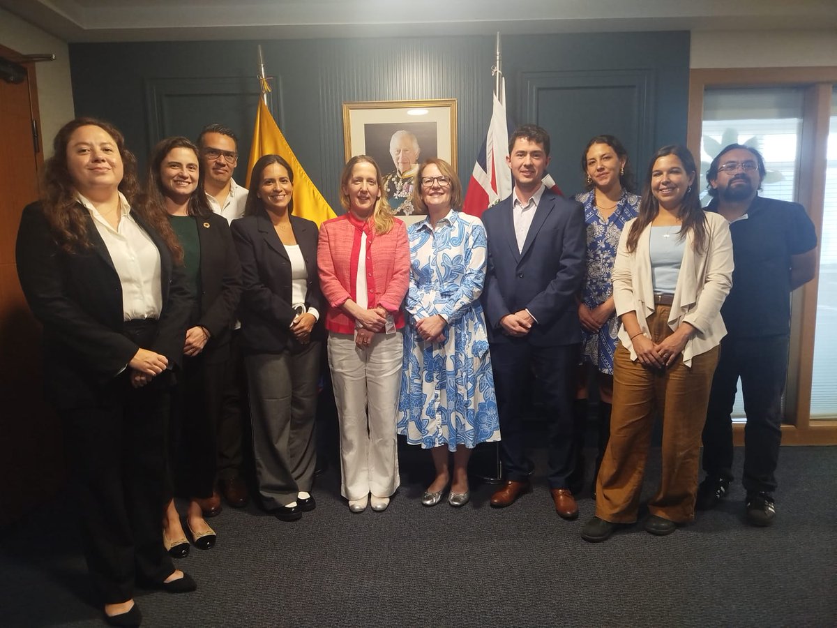 PNUDEcuador's tweet photo. En un encuentro con @UKinEcuador , dialogamos sobre el Nature Transition Support Programme (NTSP) y las oportunidades futuras de colaboración que permitan ampliar el impacto de iniciativas orientadas a la protección de la naturaleza y al desarrollo sostenible del país. https://t.co/czrx1Wi3Ub