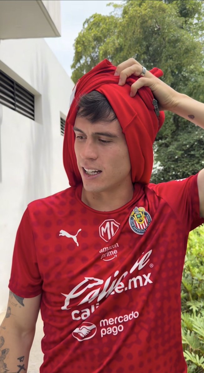 moonthekid's tweet photo. que guapo es este hombre dios mío me estoy volviendo loca https://t.co/A88F2Hm0hp