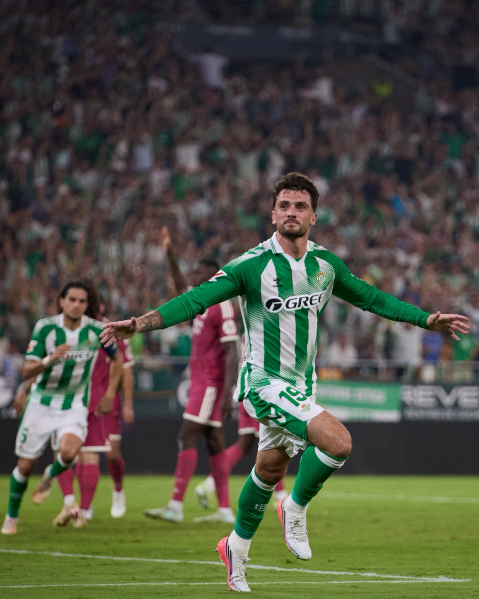 RealBetis's tweet photo. Me pareció ver a un lindo lorito 🦜 https://t.co/diPCHyMsB8