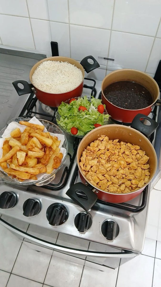 food_porn17's tweet photo. lembra muito comida de vó https://t.co/KM951nT52f