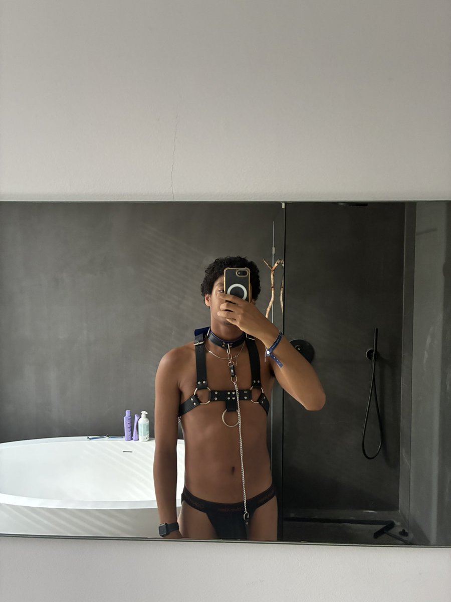 moostwink's tweet photo. Enjoying my weekend 😈 https://t.co/pry3GaLjzL