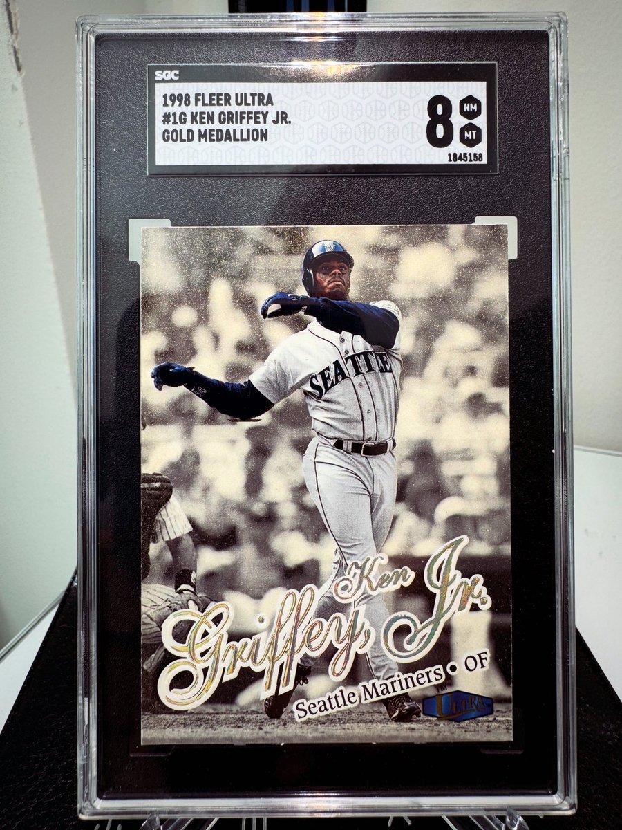toledoace's tweet photo. @CardPurchaser Griffey Jr. going yard https://t.co/7q23YkYTrn