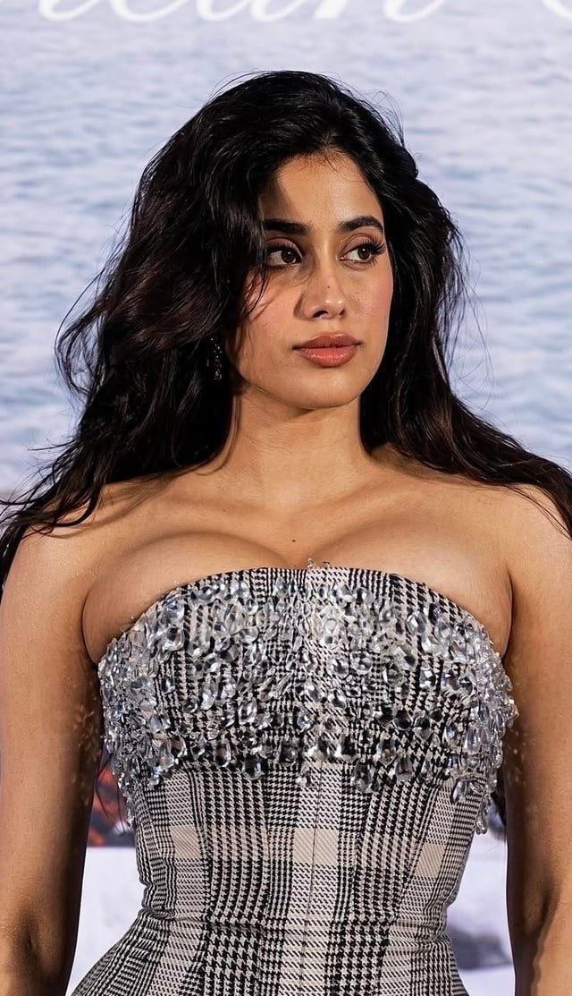 Euphoriab4de's tweet photo. Janhvi Kapoor ♥️👑 https://t.co/mMLdQZLoc8