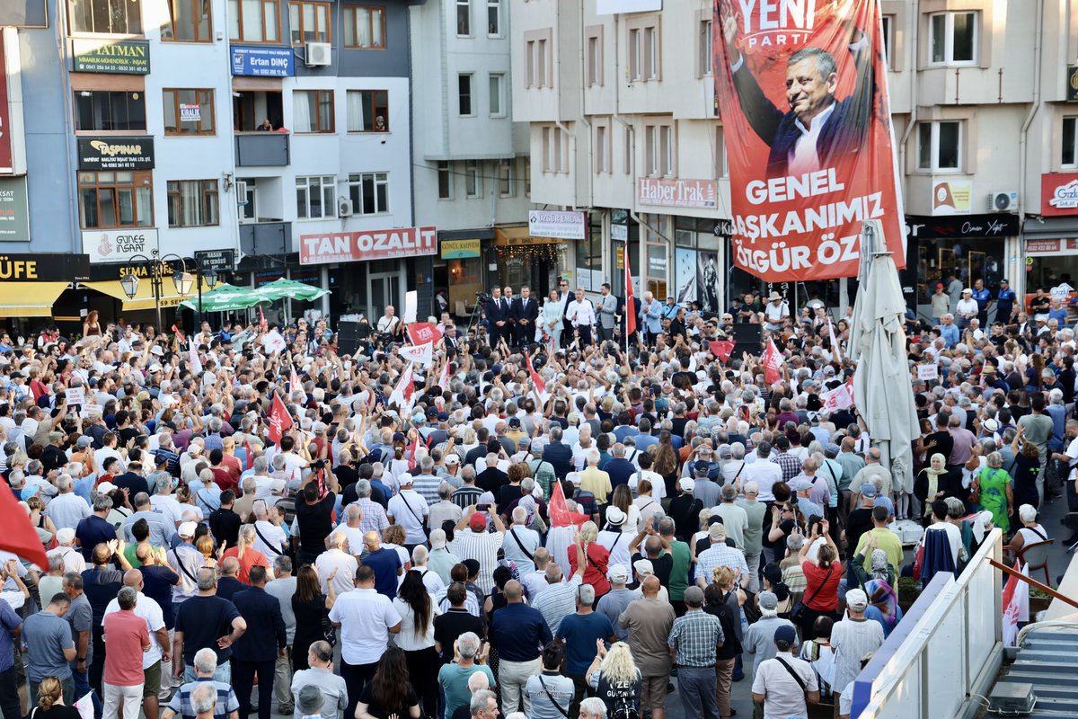 CandanYceer's tweet photo. “Güzel günler gelmez bize, biz güzel günlere yürümedikçe.” ❤️

Tekirdağımızda, Genel Başkanımız Sayın Özgür Özel ve milletimizin güçlü iradesiyle omuz omuzayız.

Gazi Mustafa Kemal Atatürk’ün açtığı yolda, Cumhuriyetimizin ışığında; demokrasiye, hukukun üstünlüğüne, özgürlüğe ve milletimizin iradesine sahip çıkarak güzel günlere hep birlikte yürüyoruz. 🇹🇷

Yolumuz açık olsun!
@eczozgurozel