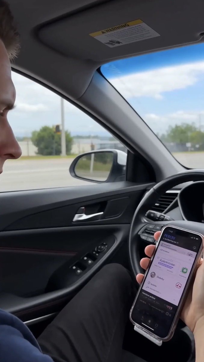 johncmurrowlaw's tweet photo. Whatever’s on your phone can wait. The road can’t. Put it down and drive. 📵🚗

Injured by a distracted driver? Call (813) 999-4950….available 24/7. https://t.co/WmKncfZOe2