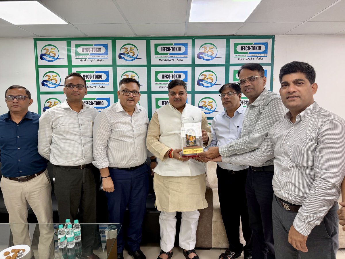 AnkitParihar9's tweet photo. IFFDC Ltd. के Vice Chairman का पदभार ग्रहण करने पर पर सहयोगी संस्था IFFCO-TOKIO General Insurance Company (ITGI) के राज्य कार्यालय में वरिष्ठ अधिकारी गण श्री ��िकास त्रिवेदी जी, श्री सौरभ पांडेय जी, श्री सुमंतराज सिंह जी, श्री गौरव जायसवाल जी, श्री अभिनव सिन्हा जी, श्री सुनील मिश्रा जी एवं अन्य अधिकारियों एवं कर्मचारियों द्वारा दी गई आत्मीय शुभकामनाओं के प्रति हृदयपूर्ण आभार।