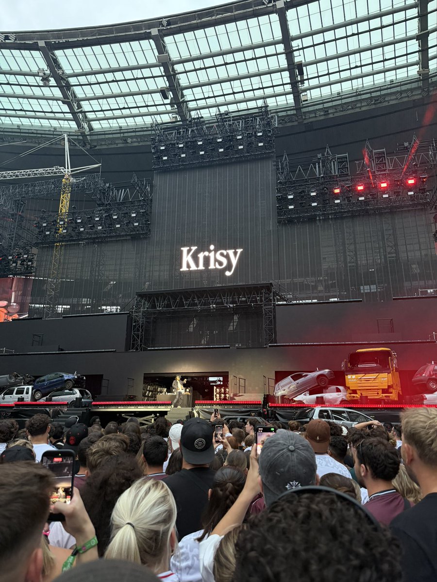 60SecondesPLK's tweet photo. KRISY POUR LA PREMIÈRE PARTIE 🏟️ https://t.co/gOdYytr3sP
