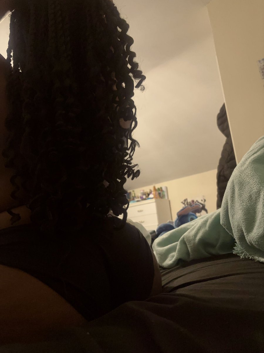 DDiamond024's tweet photo. Getting ready for bed alone..who wants to keep me company? https://t.co/Jb8OABG4qp