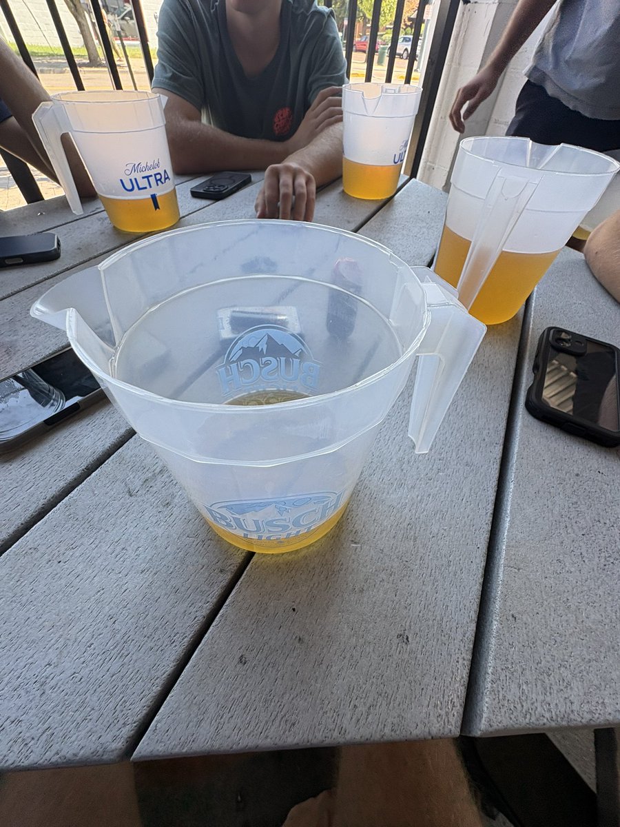 JenhsenBerlan's tweet photo. Is there anything fucking better #wasps https://t.co/FmGIKT539J
