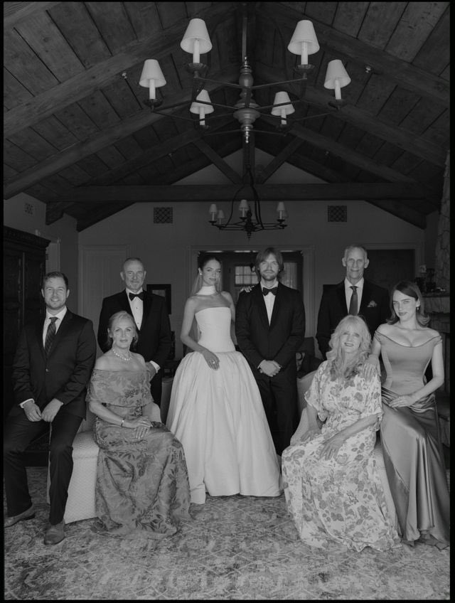 billieeilishtrs's tweet photo. More of Billie and her family at Finneas &amp; Claudia's wedding last weekend! 🥹

— According to Vogue magazine, Billie performed "BIRDS OF A FEATHER" for the wedding guests! ❤️ https://t.co/Ll6XZbst2v