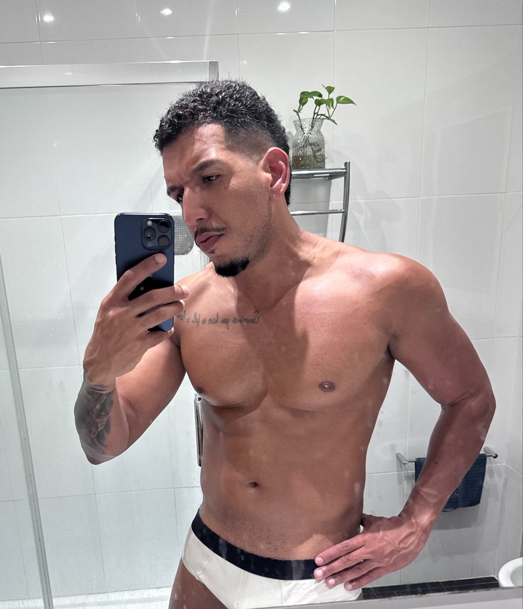 barberfontes's tweet photo. Aquele confere 😮‍💨🥵 https://t.co/W8I1A76usR