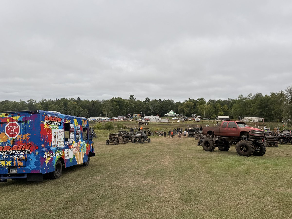 HowiesMudBog's tweet photo. Ice cream truck is here.  Not sure if they are going to go through the mud https://t.co/JCtRVDk2AB