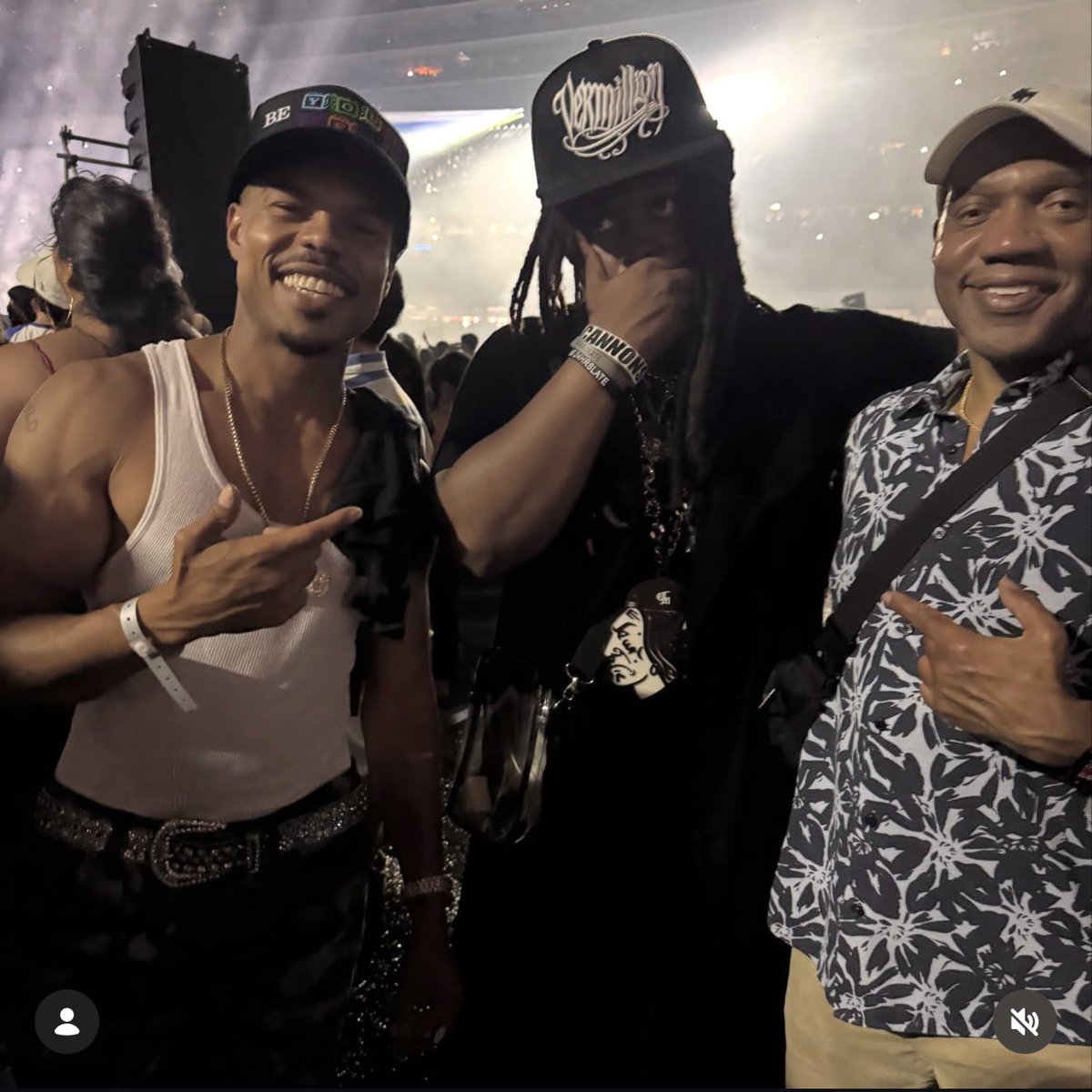 celebsloveYE's tweet photo. Chicago poet and rapper Thirteendegrees at Ye Chicago Night 1 concert https://t.co/m88V5nDa8m