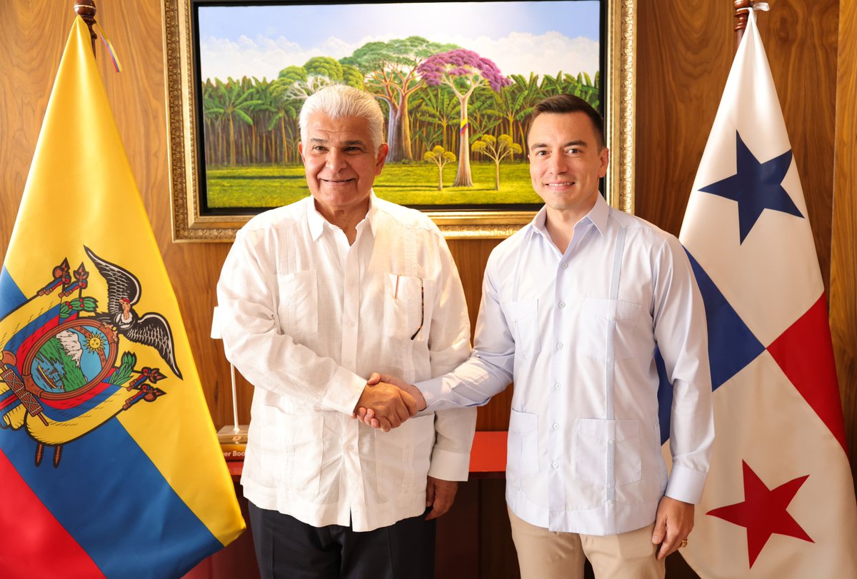Presidencia_Ec's tweet photo. Ecuador y Panamá fortalecen una relación histórica. 🇪🇨🤝🇵🇦 

Los presidentes @DanielNoboaOk y @JoseRaulMulino avanzan en una agenda bilateral enfocada en comercio, inversión, cooperación en seguridad, intercambio de información tributaria y lucha contra el crimen organizado transnacional, además se fortalece a Panamá como un hub para los productos ecuatorianos.