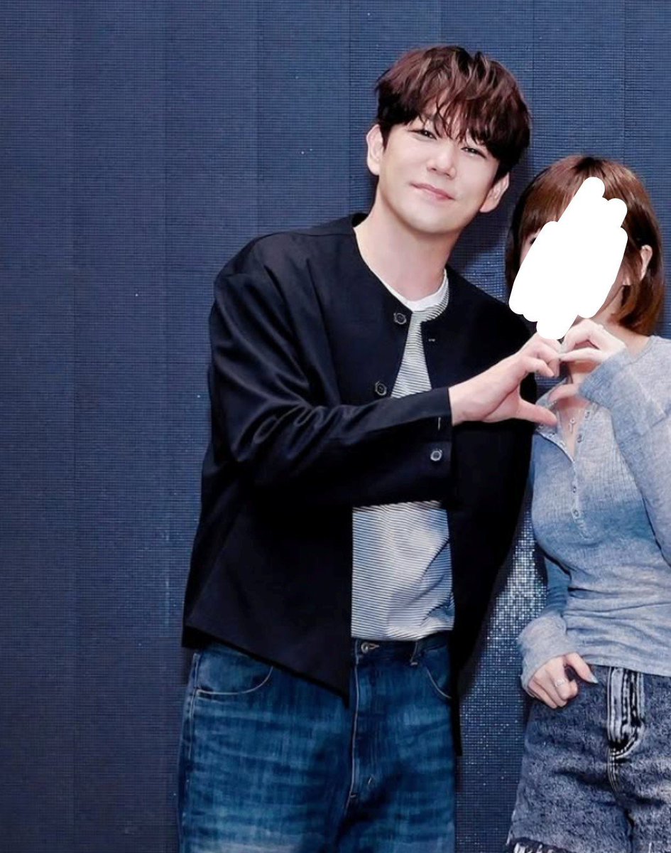 ikki_sj's tweet photo. el nivel de belleza que maneja este hombre a sus 41 años no es normal 😭 
#kangin https://t.co/xvCjfEBY46