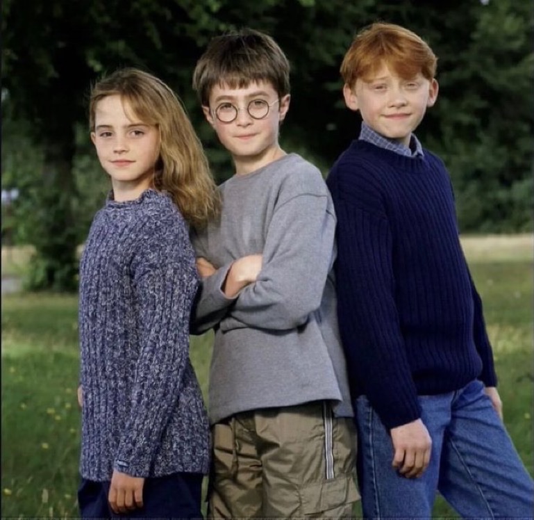 TheDailyHPotter's tweet photo. The trio's first photoshoot in 2001 📸 https://t.co/VqTo5a1kIS
