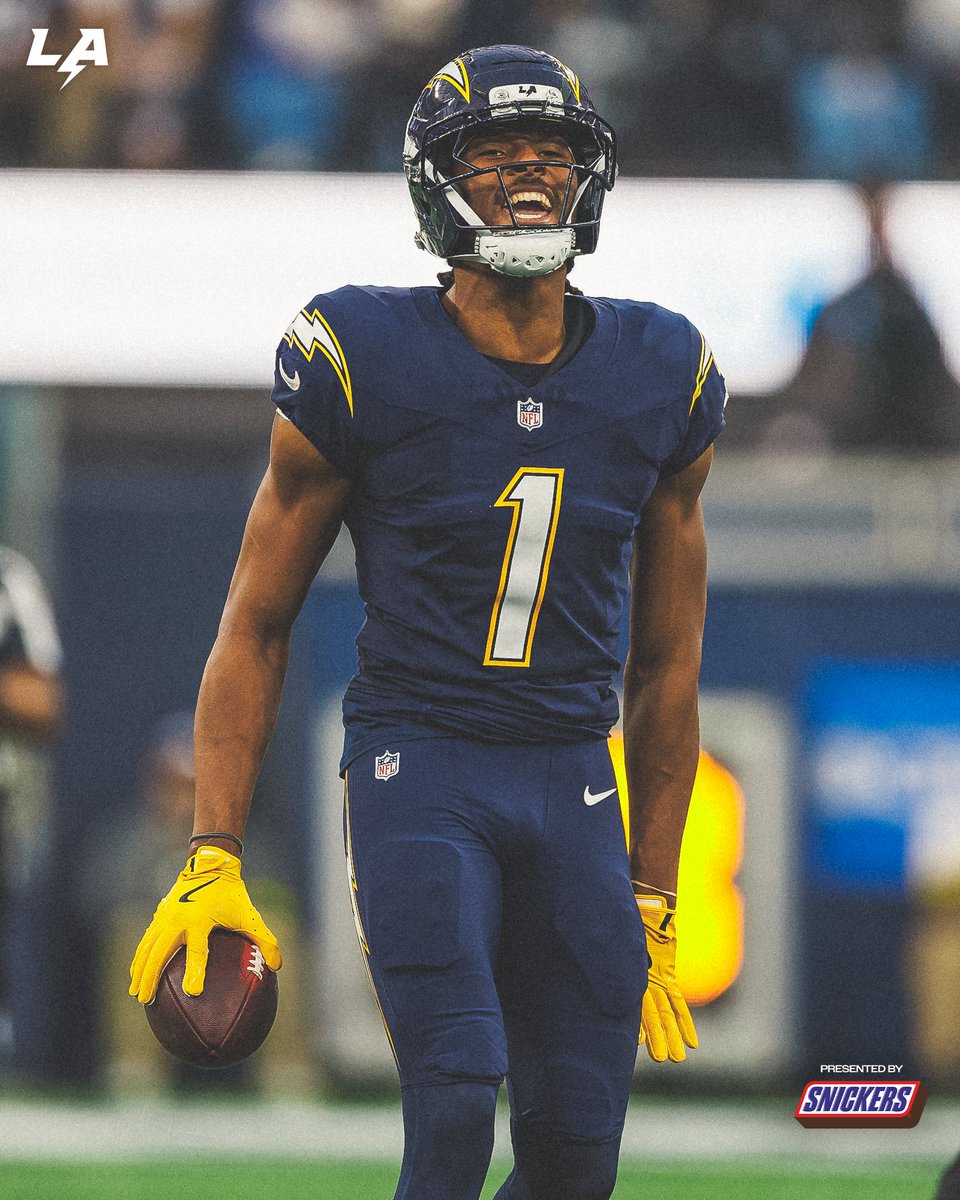 chargers's tweet photo. hbd Q 🎈 https://t.co/dM1B59BYJl
