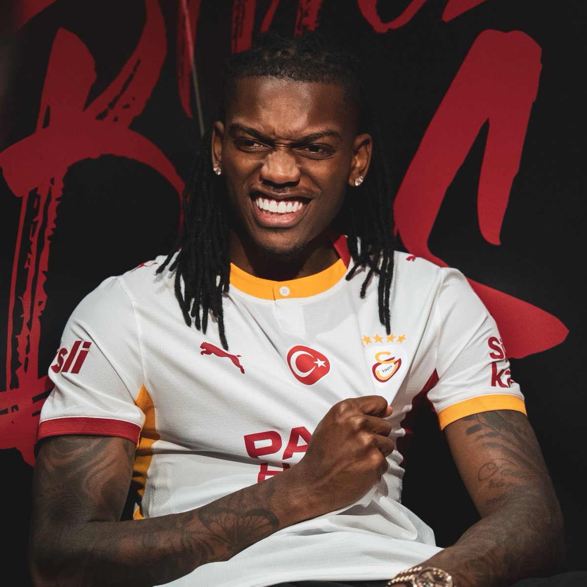 forzacimbom's tweet photo. Gecenin çilingiri Rafael Leão! https://t.co/dBDpnjrCOa