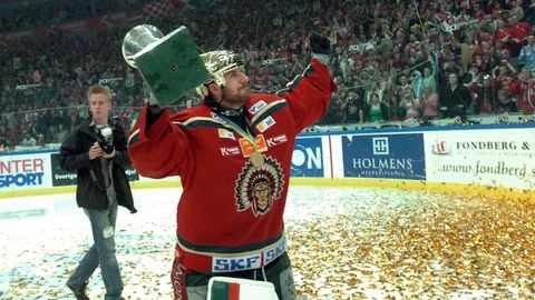 undervalu's tweet photo. One hockey club in Sweden has become the gold standard for producing NHL players. 

Not a country. 

A single club.

82 players drafted into the NHL after playing there the season before.
@frolunda_hc  of Gothenburg. 

Here is how they do it. https://t.co/dObepMAbP6