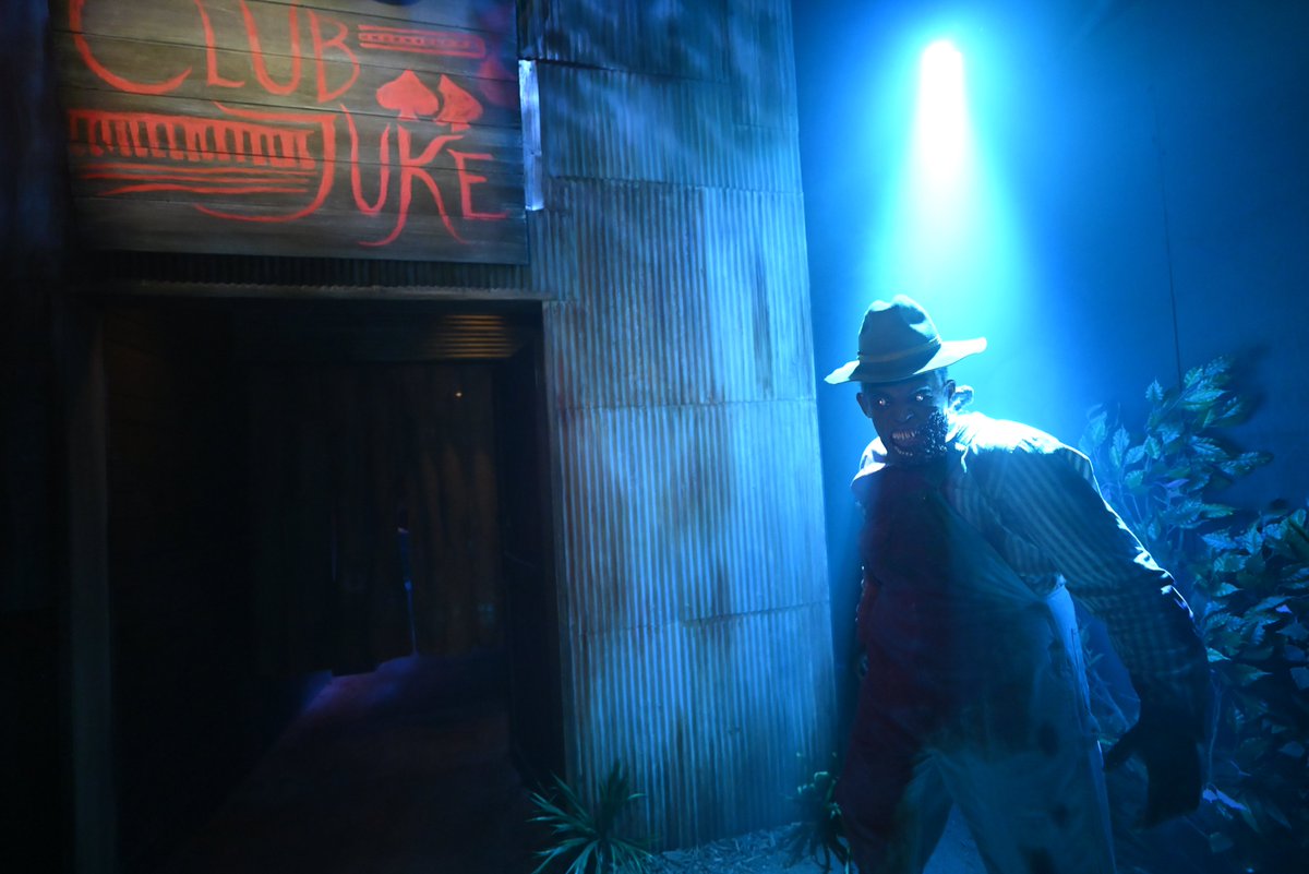 ScottGustin's tweet photo. Universal Studios Hollywood shared new official images of the 'SINNERS' haunted house at Halloween Horror Nights 2026. https://t.co/aLsukPWjzM