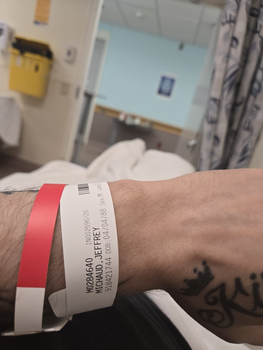 NuttyRage's tweet photo. After 5 long days in the hospital finally out! Went in for surgery on my arm and they found blood clots in my lungs 😔. So surgery is pushed aside until I'm done with blood thinners, Good thing they found it when they did. Now that I'm out I'm gonna make every day count! https://t.co/QqxSkHONFh