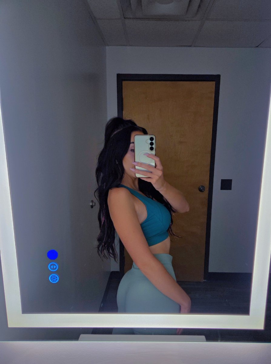 lifetimeoflyss's tweet photo. workouts have been so slay lately https://t.co/CWk48wjDzL