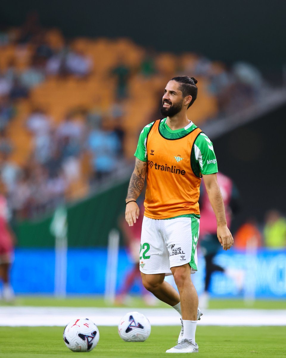 RealBetis's tweet photo. Sonríe.

Hoy juega MagISCO.

#DíaDeBetis #RealBetisRealMadrid https://t.co/K1yWAikEAJ