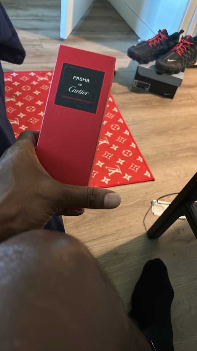 Sctree23's tweet photo. New addition!!!  as a Man U have to smell like money and look and have it 🫡 https://t.co/LTPgSbEHru