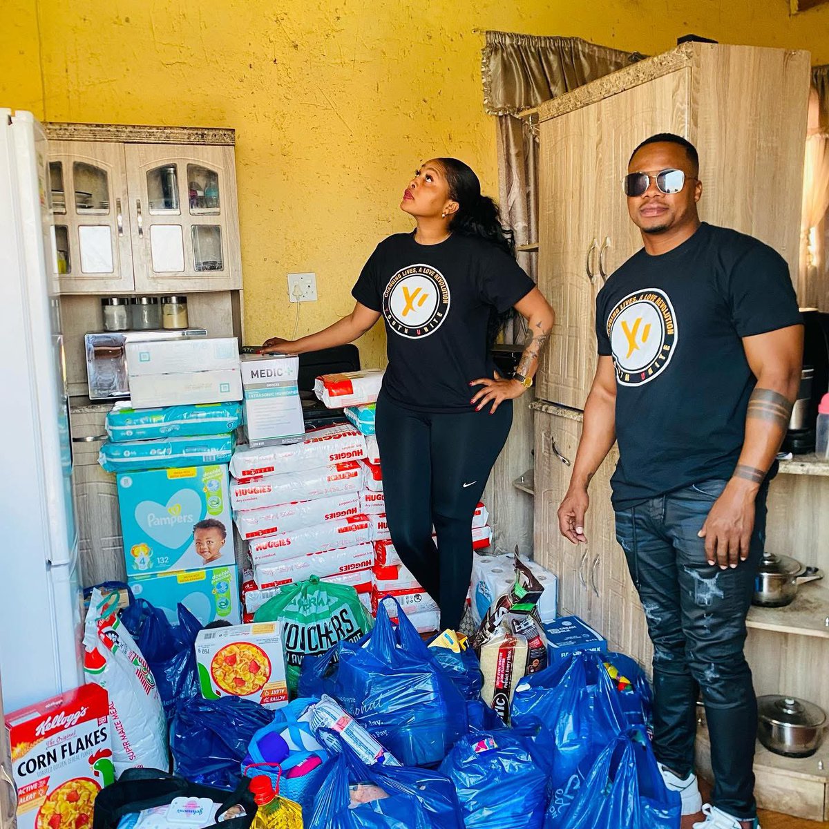 tlangimich's tweet photo. Three years ago when we reached out to a young mother of a one year old baby girl who could not afford Diapers for her🇿🇦❤️. Through our foundation @Youthunitefound, we traced her and found her🙏🏾. Doing the lord’s work🙏🏾❤️ https://t.co/g3C6ZfOC04