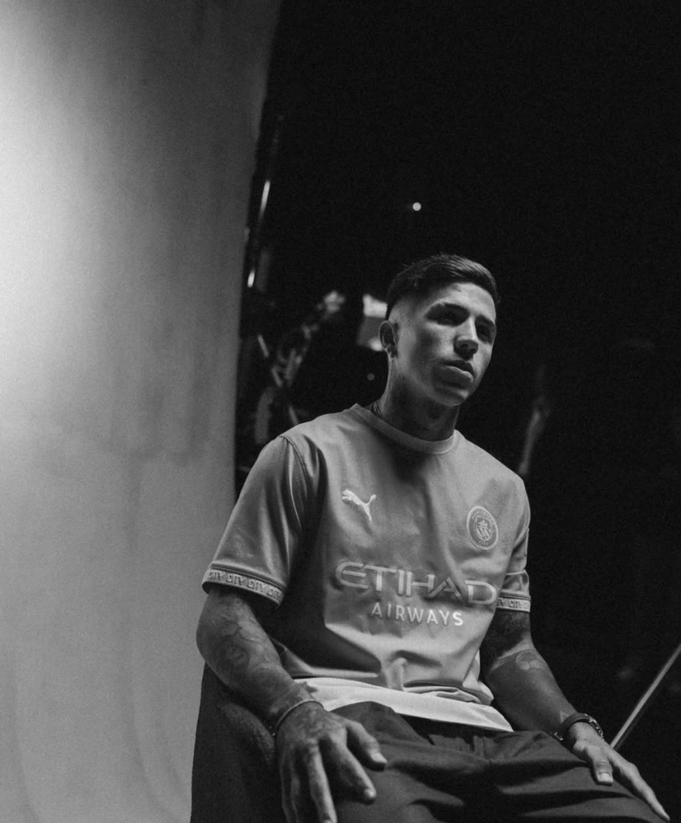 evrcentt's tweet photo. ’   Łêgendąry      —     Ðrîft   
argēntina ;  /@ mancity #17  .  [  ♱ flyïng ]  — 2026  :    (  Santiago Fərnández ) https://t.co/6FxDGd4Vso