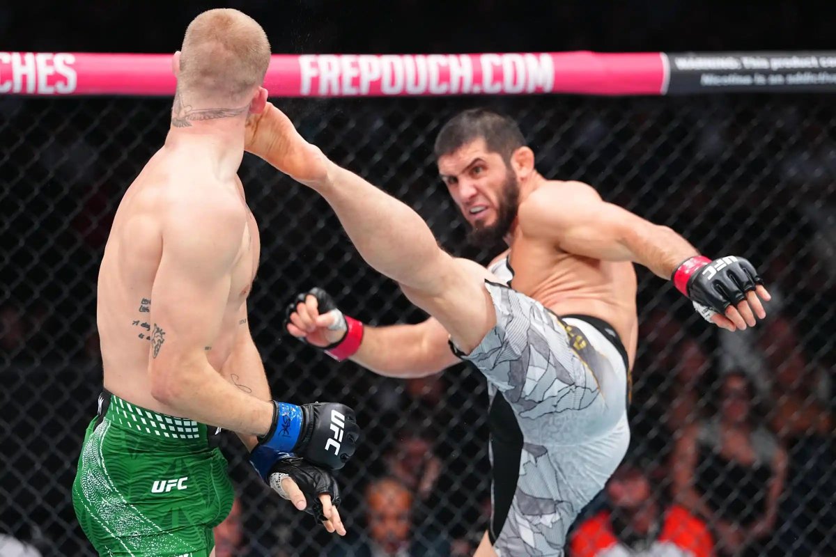 FightFanatic_'s tweet photo. 🚨 Khamzat Chimaev says Islam Makhachev would have FINISHED Ian Machado Garry at lightweight:

💬 “If they had fought at 70kg, Islam would have finished him.”

Khamzat also says Islam did exactly what he expected against the taller, tougher Garry. 

#UFC #MMA https://t.co/XY70nULSZ9