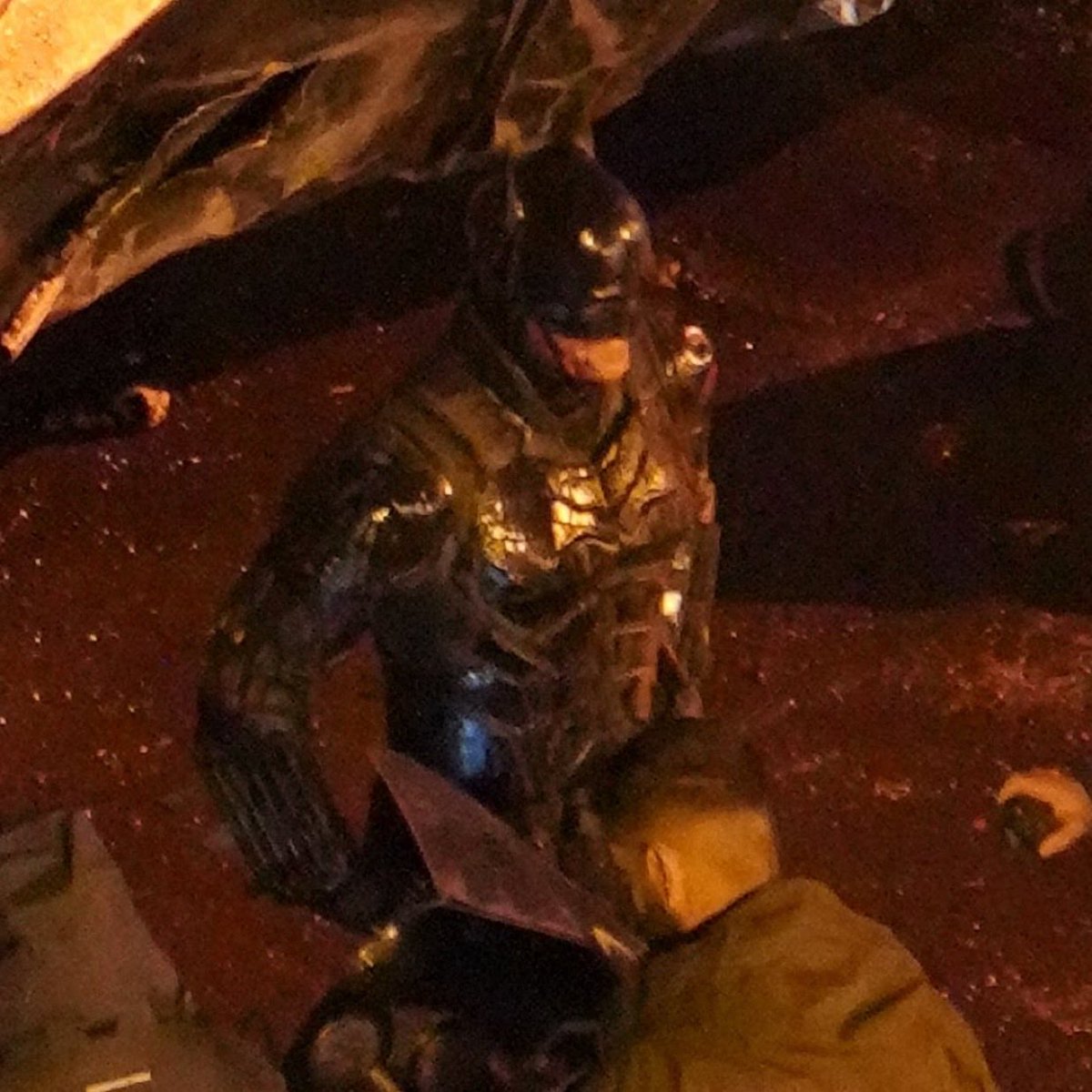 FilmbyObryan's tweet photo. Longer ears, darker more shiny material on body, slightly different shoulder pads, AND a yellow/tan utility belt in THE BATMAN PART 2. 

MATT REEVES I LOVE YOU. https://t.co/EjL8Lplovt