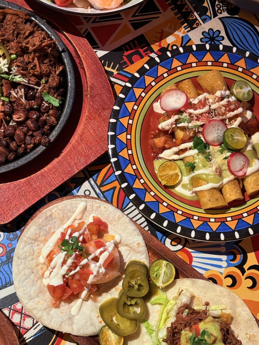 JeeyandJ's tweet photo. Just found the best hidden gem for tacos in downtown! Fresh corn tortillas, juicy grilled shrimp, and that homemade salsa hit different. 10/10 would comeback for another round tomorrow. https://t.co/9hSuDUJPao