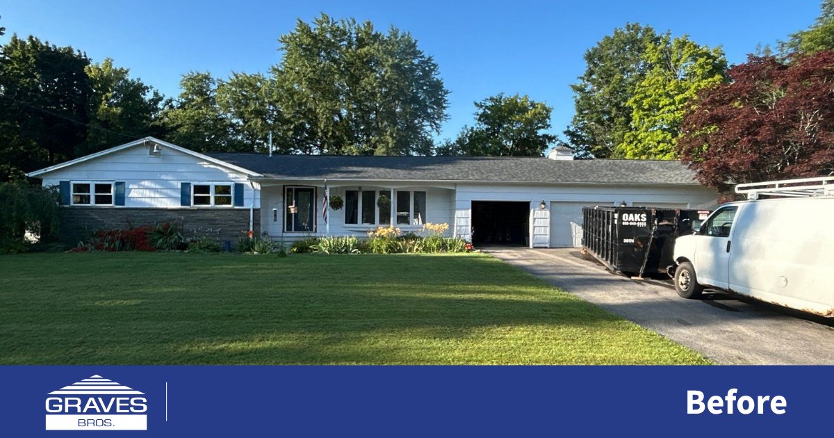 GravesBros's tweet photo. Check out this before &amp; after of a recent siding replacement by our crew!

Call today for a free estimate!
📞  844-904-7663 https://t.co/YWqeiFcBR0