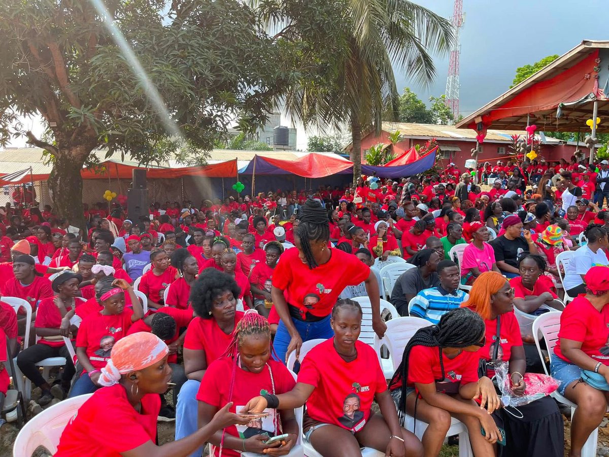EFFSouthAfrica's tweet photo. President of EFF Liberia, Emmanuel Gonquoi celebrated his birthday with Ground Forces.

#VoteEFF https://t.co/A6XYNXhyc5