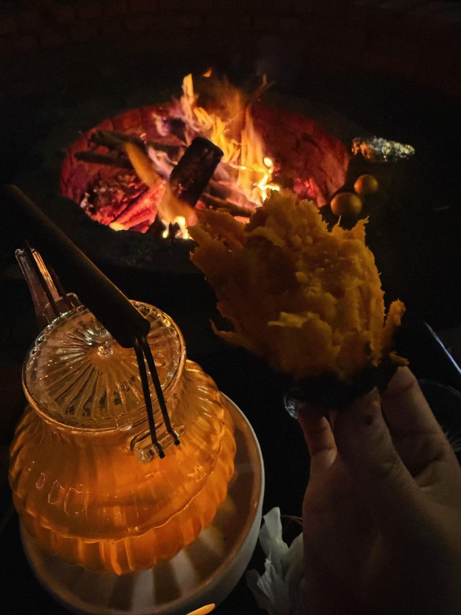 EepQoop's tweet photo. When you're gathered around a fire, time seems to slow down and become longer. https://t.co/6SakhPcQ9f