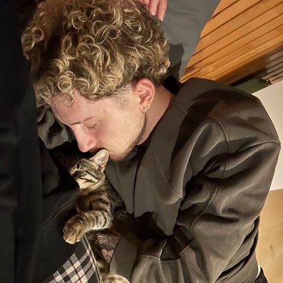 use4r21's tweet photo. #YeniProfilResmi https://t.co/97hPcm8Z1t