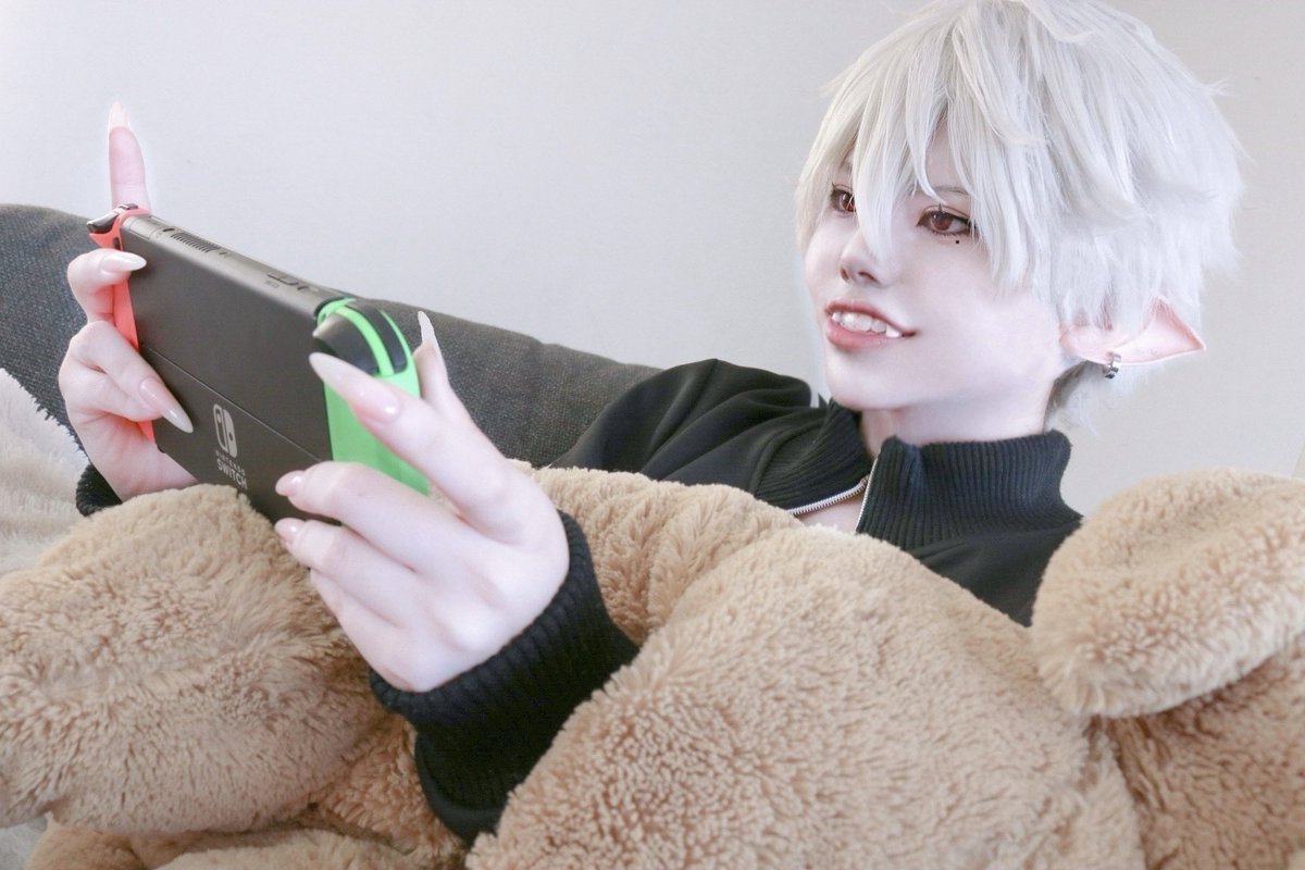 Emx2a_9's tweet photo. ⚠︎cosplay/ｺｽﾌﾟﾚ

🌈🕒:🎲

     game 🎮中なう。
                                             "...............🎶" https://t.co/AXFisqHfZZ