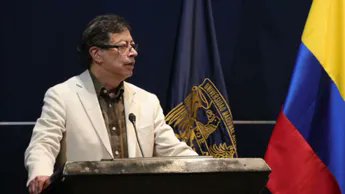 RealArturoH's tweet photo. ¿Y no es intervención extranjera que el ex-presidente de Colombia Gustavo Petro esté dando conferencias en la UNAM? Se rasgaron las vestiduras cuando vino  Isabel Diaz Ayuso y la acosaron en cada espacio que pudieron. 

La "intervención extranjera" solo es una excusa para acosar a quienes no comulgan con su ideología. Pero así son los zurdos: intolerantes, fascistas.