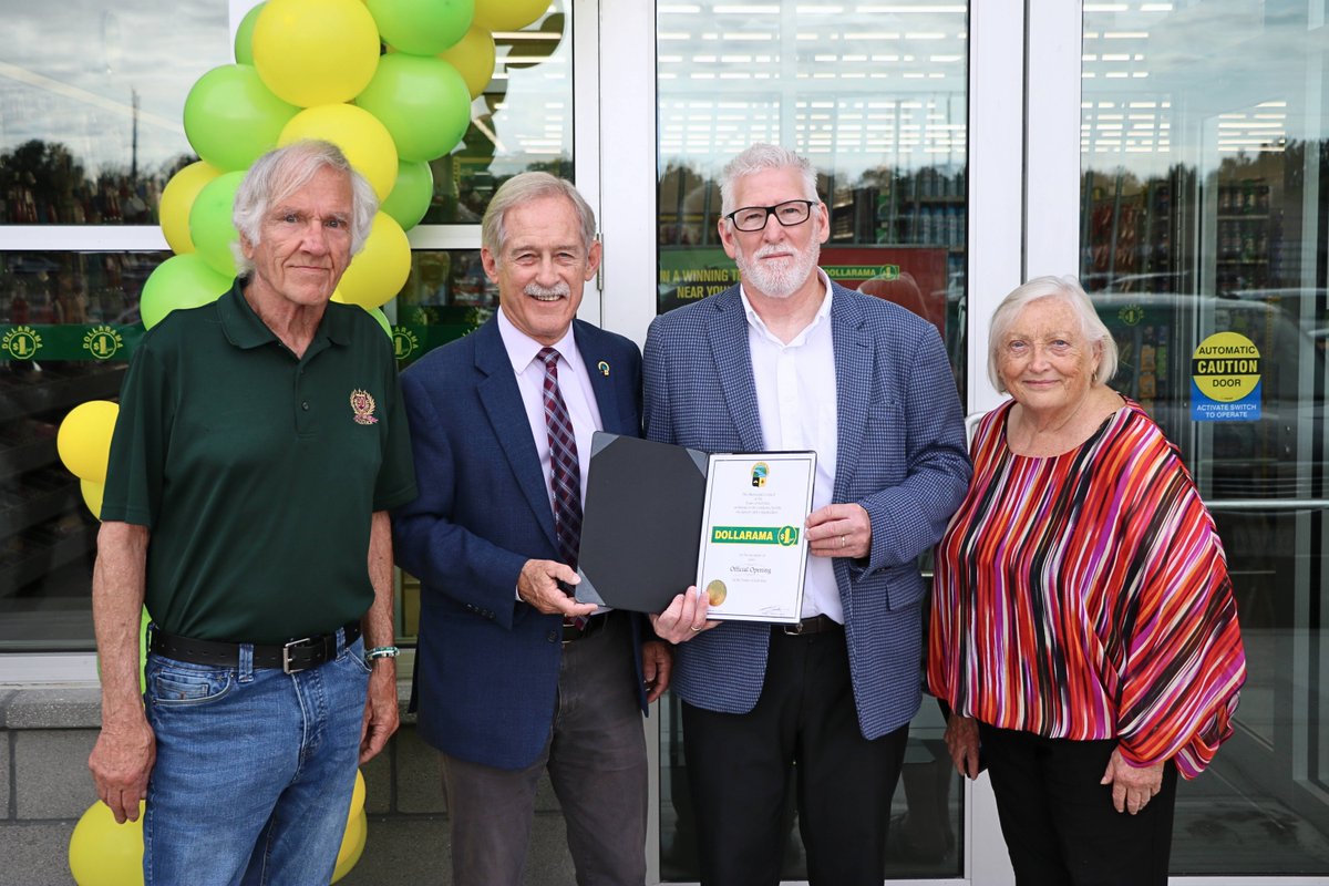 TownOfFortErie's tweet photo. Dollarama recently celebrated its official ribbon-cutting and grand opening ceremony for their Ridgeway location. 

Mayor Redekop was even the first customer to make a purchase at the new location.

Visit them at 409 Gorham Road. Congratulations on your grand opening! https://t.co/BhIO87DElt