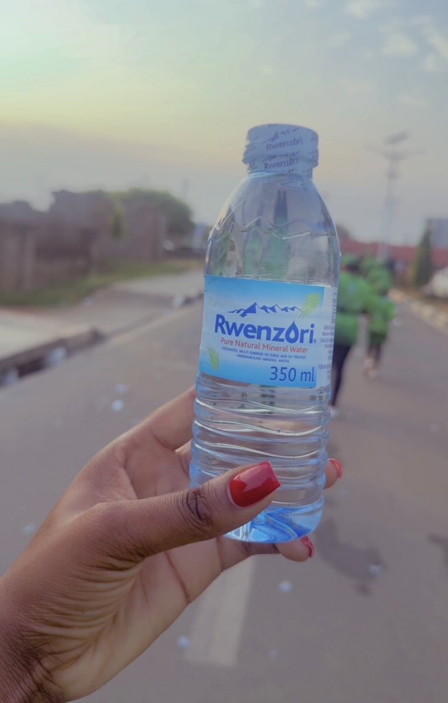 CarolPrim3's tweet photo. Rwenzori finally has water for 500 Shs. What do you learn from this?🌚 https://t.co/ChJ8sSHI8s