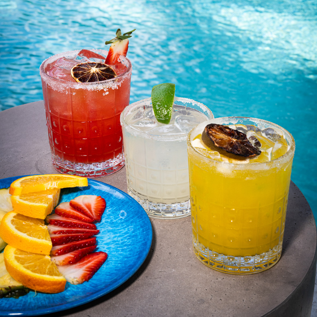 Table55Miami's tweet photo. Poolside pours, better mood. 🍹

Take Happy Hour poolside with $5 house drinks and draft beer at Table 55.

🍹 Weekdays: 4PM to 8PM
🍸 Weekends: 9PM to 11PM

Settle into the good stuff at https://t.co/W8vWr9DlOj https://t.co/QzquOoVDAW