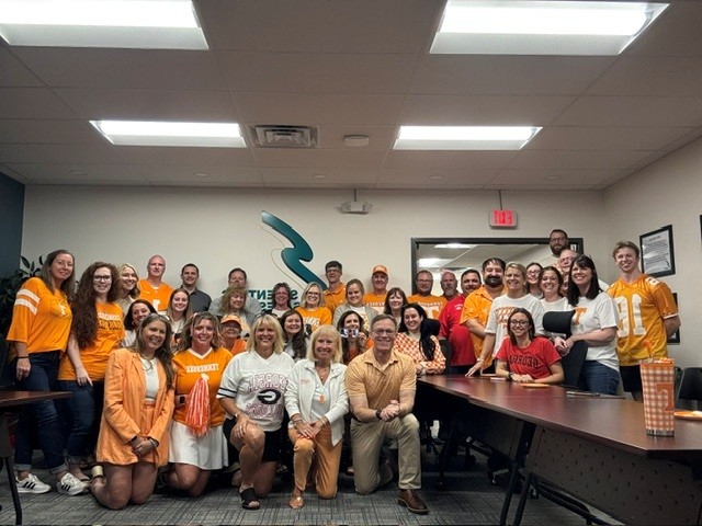 SSIOakRidge's tweet photo. Team spirit was in full force at Scientific Sales! 🏈🎉

Our team represented their favorite colors, but orange and white clearly understood the assignment! 🧡🤍 No matter who we cheer for, we’re always proud to be Team SSI!

#SpiritDay #TeamSSI https://t.co/nbHWS7K21n