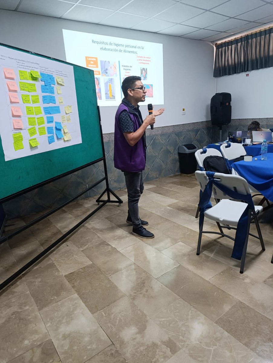 Arcsa_Ec's tweet photo. ¡#Sucumbíos impulsa su emprendimiento! 🙌⚙️

Participamos en la mesa técnica con 80 emprendedores de esta provincia, en el marco del Proyecto Emprender de @FinanzasEc, donde los capacitamos en el proceso para obtener la notificación sanitaria de alimentos.

#ArcsaCapacita ✅ https://t.co/PmQlXmddKR