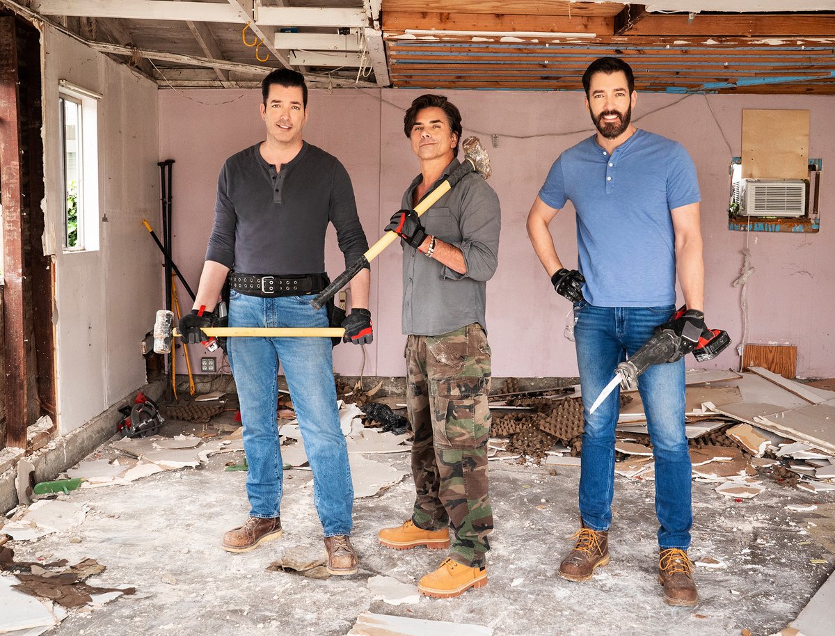 PropertyBrother's tweet photo. John Stamos renos his best friend's garage with our help on Celebrity IOU: https://t.co/WhEkBV7KtS https://t.co/rpVYCL48xI