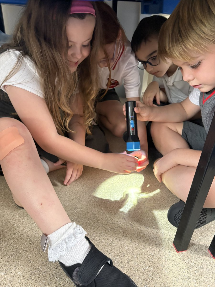misscalderwps's tweet photo. Yesterday we had a good giggle while making shadow puppets to show us how shadows are formed during our Science lesson! It’s a pity we don’t live in a sunny country to let us do this with the real sun 🥴 but torches saved the day under the tables! 🤩 https://t.co/GQIGIBUSgp
