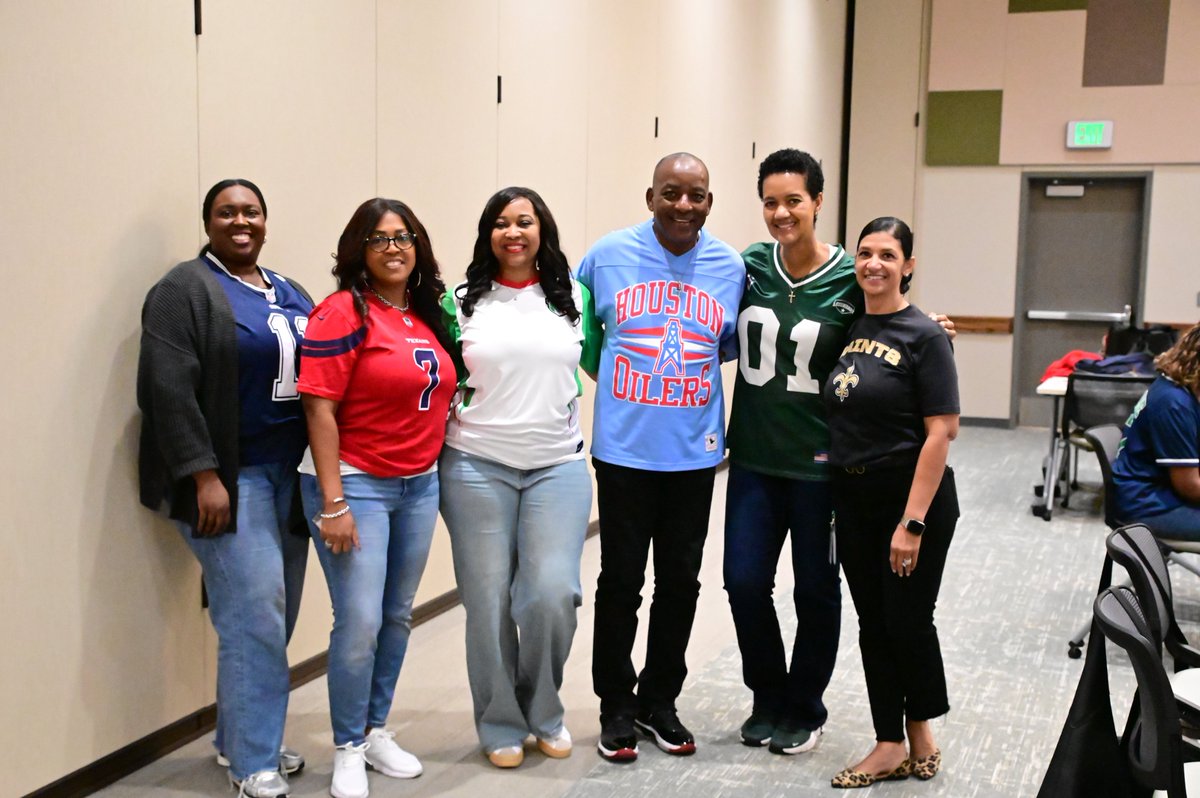 AliefISD's tweet photo. Our Instructional Leadership Team came together to celebrate our schools and the incredible work happening across Alief ISD! We’re showcasing our schools and celebrating their Accountability Ratings with new banners that highlight their achievements. If you spot one of these banners at your campus, take a selfie with it and tag Alief ISD. We want to see you celebrating! We’re #AliefProud! #YouBelongHere
For more photos, please https://t.co/McFvelizLz