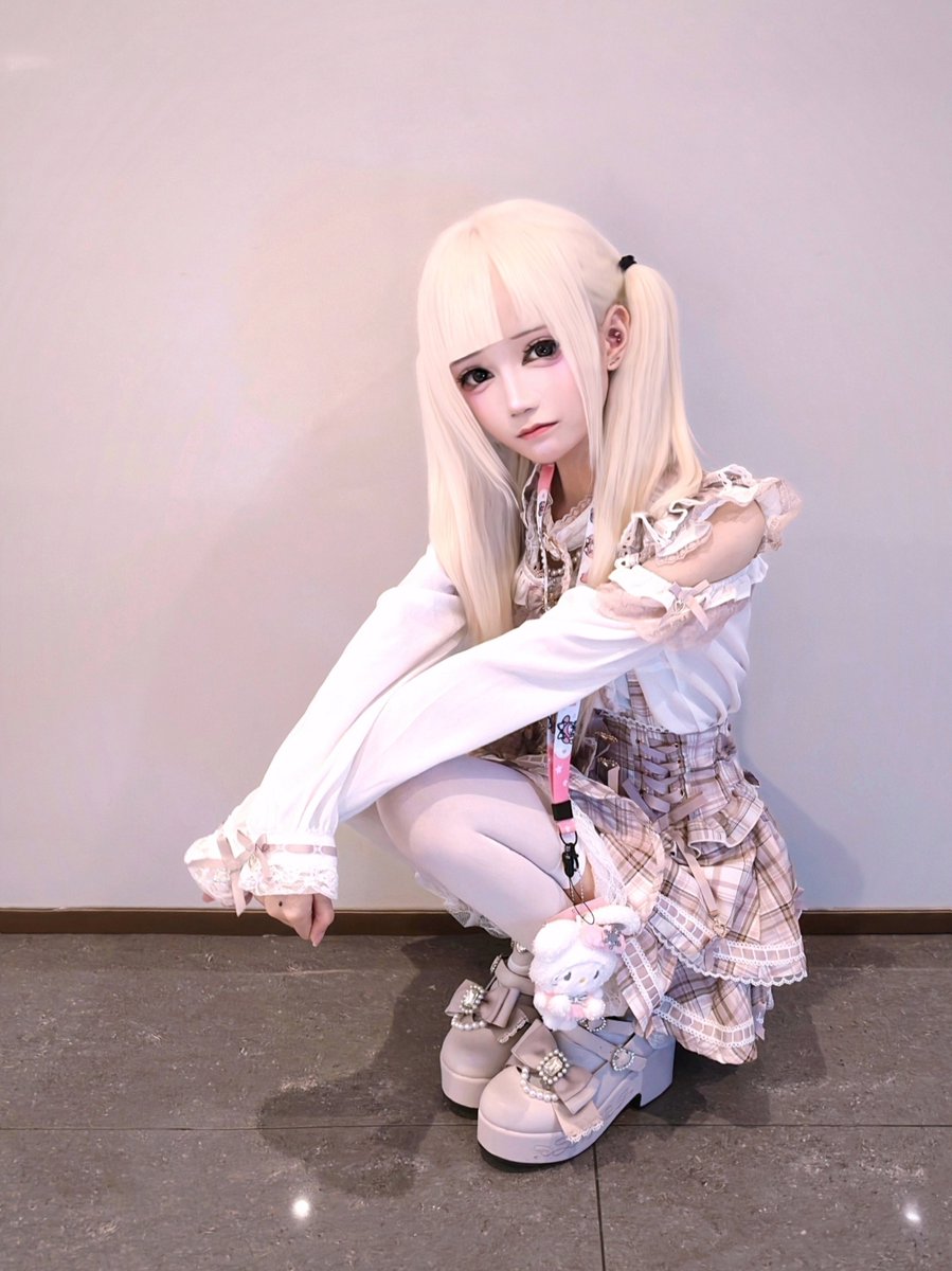 shuniu21's tweet photo. 每天都想杀人，每次都忍住了，平均一天救一条人命，功德无量，善。#fypシ #病み垢女 #自撮り界隈 #量产型 #量产系 #量產係 #lizlisa https://t.co/mrIvhgzEof