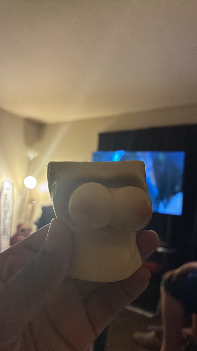 ChachiDadonn's tweet photo. Yall like my shot glass if so go subscribe to onlyfans it’s free rn https://t.co/ojj1HkoZaa https://t.co/ykDeEghmRc